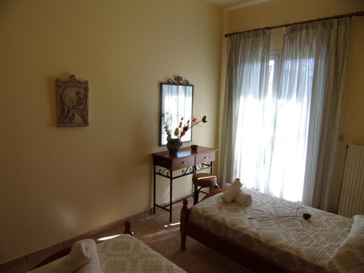 George'S Apartment Ипсос Екстериор снимка