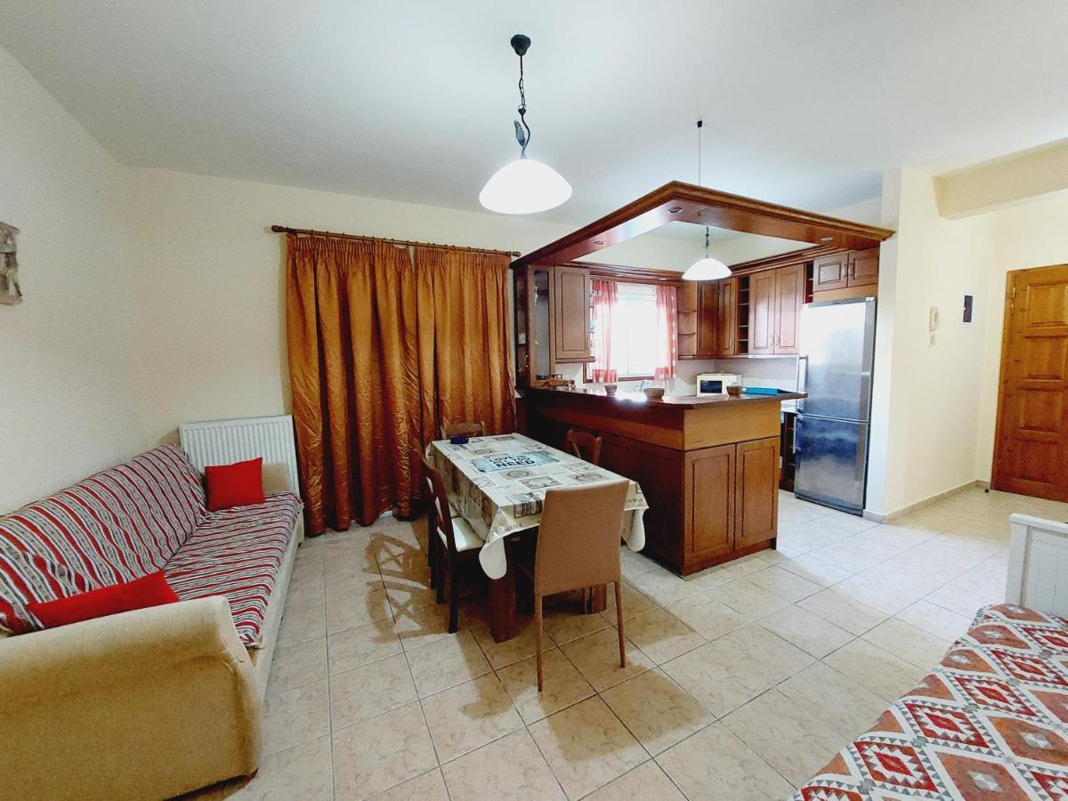 George'S Apartment Ипсос Екстериор снимка