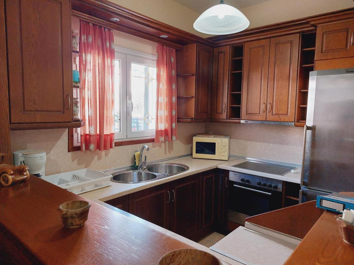George'S Apartment Ипсос Екстериор снимка